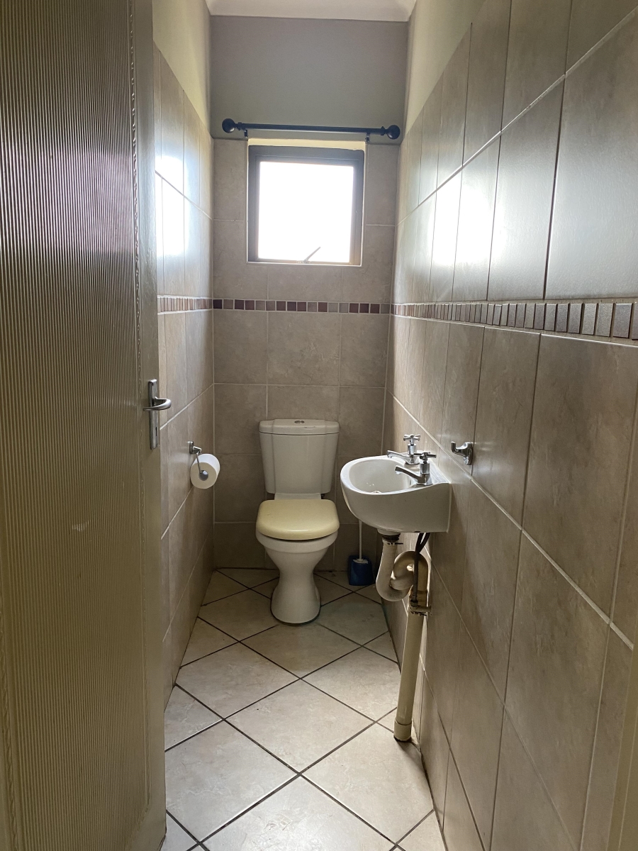 1 Bedroom Property for Sale in Bergsig North West